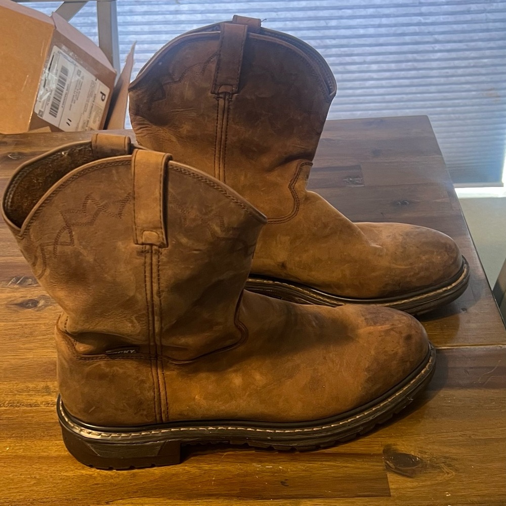 Rocky Brown Leather Boots Rugged Pull-On Style